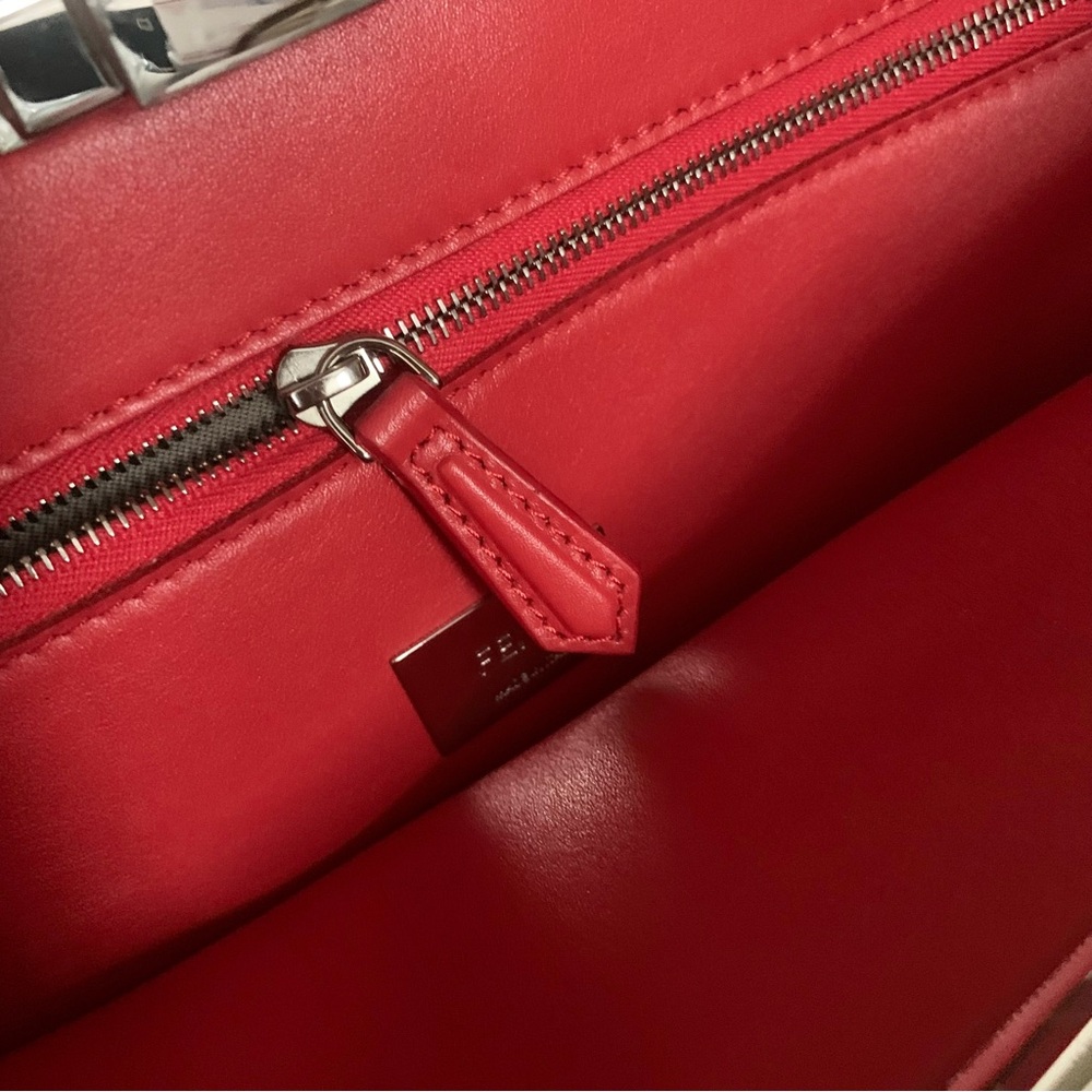 Hold Fendi shearling peekaboo bag - Picture 9 of 16